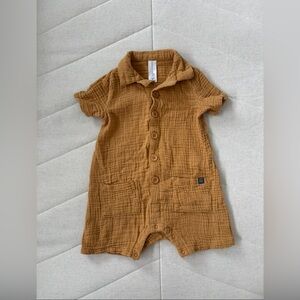 | Modern Moments | Short Sleeve Collared Romper Baby Boy size 18 months